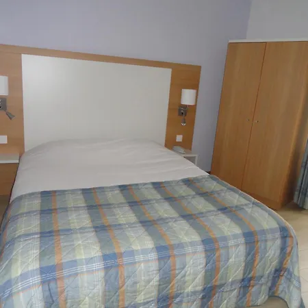 ホテル The Originals City, Continental,